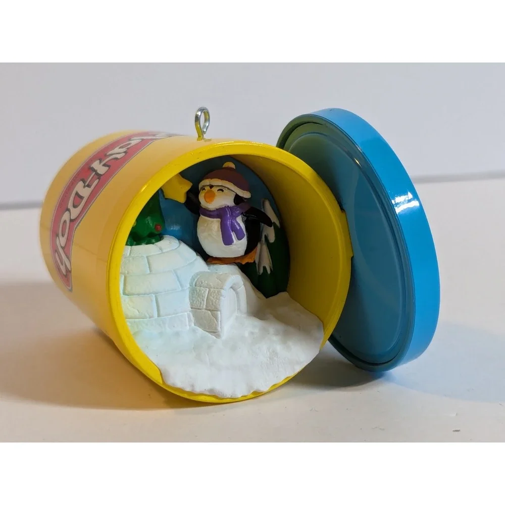 Hallmark 2021 Play-Doh Penguin DAMAGED BOX!!!‎